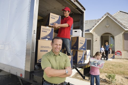 Affordable local moving and delivery service in Tufnellpark